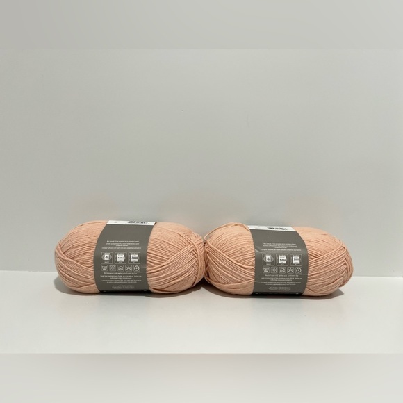 Red Heart Hygge Charm in Meteor 7oz/198g 432 yds Lot 3296 NEW 2 pack shimmer - Picture 4 of 7